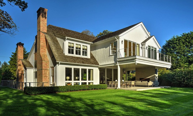 East Hampton North Casa | Exquisite Custom Home in the Heart of East Hampton