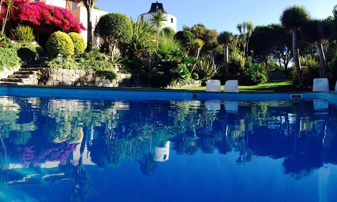 Setubal Casa | Exquisite Familiar Villa w/ Pool, 8min Away From the Beach