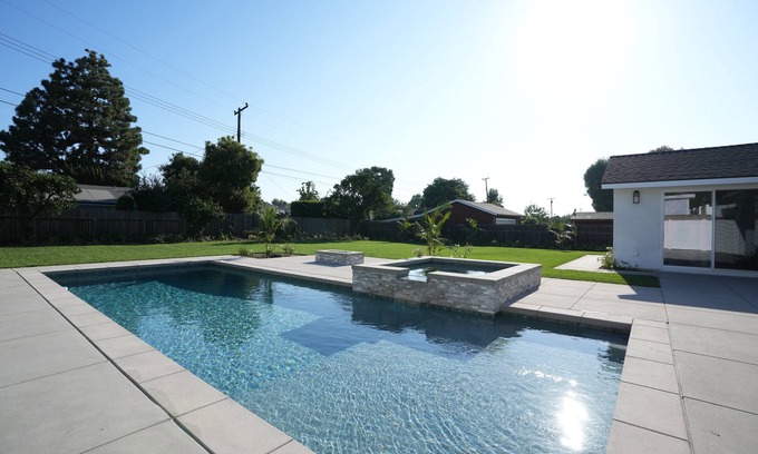 Orange Casa | Exquisite Pool/Jacuzzi Home: 2 EnSuites, Huge Yard