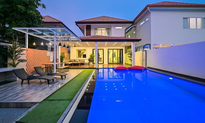 South Pattaya Villa | Exquisite Pool Villa A