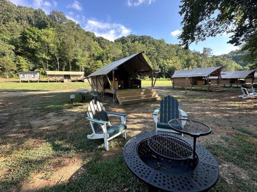 Newport Otro | Exquisite Safari Tent Haven near Smoky Mountains in Tennessee