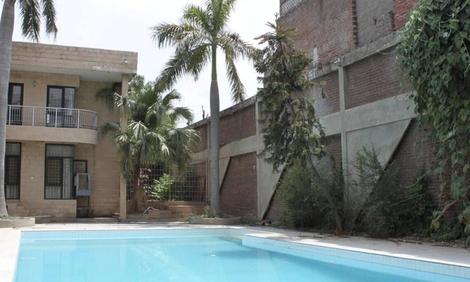 Agra Villa | Exquisite Villa: 4 BR with Huge Pool, Gardens, Indoor Fireplace