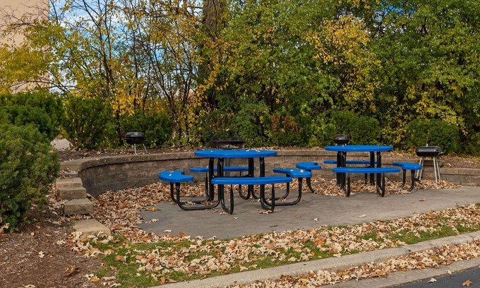 Waukesha Hotel | Extended Stay America Select Suites - Milwaukee - Waukesha