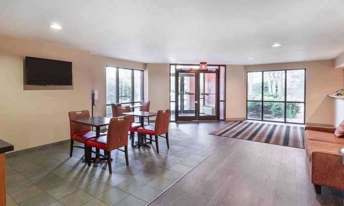 Cary Hotel | Extended Stay America Select Suites - Raleigh - Cary - Regency Parkway S