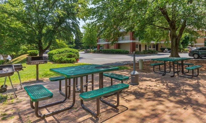 Greensboro Hotel | Extended Stay America Suites Greensboro Big Tree Way