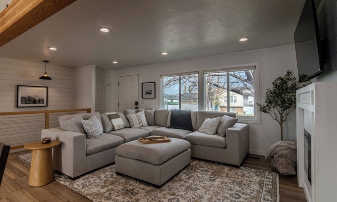 Lehi Casa | Extended Stay Comfort at Lehi Coop! Pets Welcome!