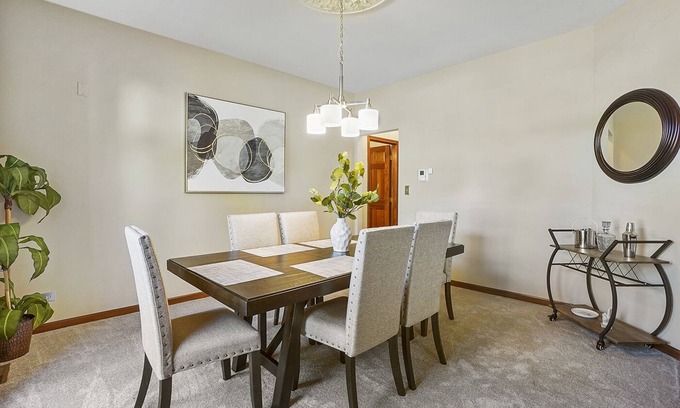 Naperville Casa | Extended Stay Naperville FHS Rental - Harmony Ct