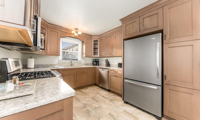 Palos Hills Casa | Extended Stay Palos Hills FHS Rental