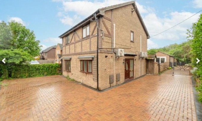 Little Stukeley Casa | Extensive 4 bed close to Peterborough