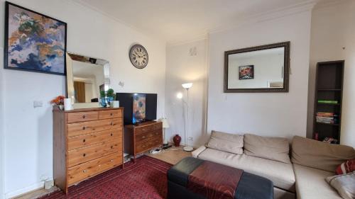 Mapesbury Cama Y Desayuno | Extra Large One Bedroom Flat with Parking