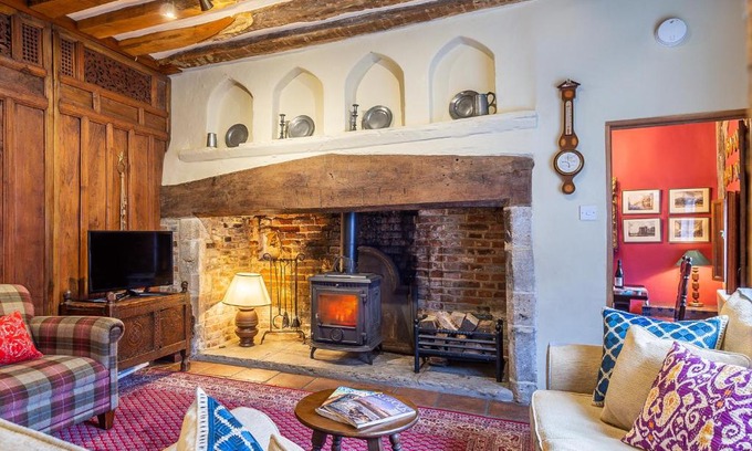 Lavenham Casa | Extraordinary 15th Century timber framed cottage in famous Medieval village - The Tryst