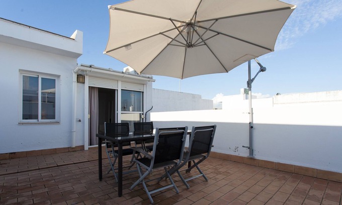Fontanal-Maria Auxiliadora-Carretera de Carmona Apartamento | Piso con WIFI, climatización y baños privados en las habitaciones.