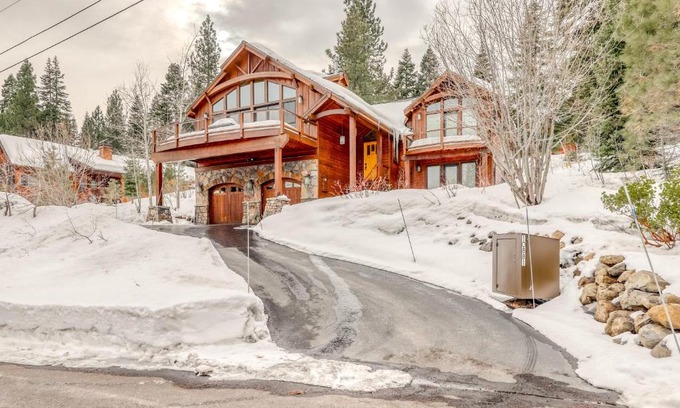 Truckee Casa | Extraordinary Tahoe-Donner Modern Mountain Home