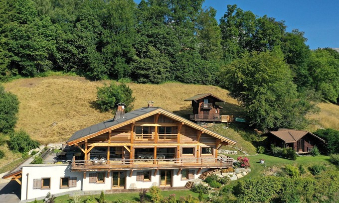 Cordon Chalet De Esquí | Extraordinary view of Mont Blanc-Spa in a peaceful setting