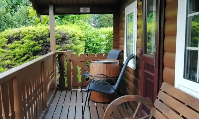 Bronaber Cabina | Eyri (Snowdonia) National Park self contained Norwegian Log Cabin