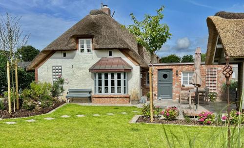 Alkersum Casa | FöhrLiebt Reetdachhaus