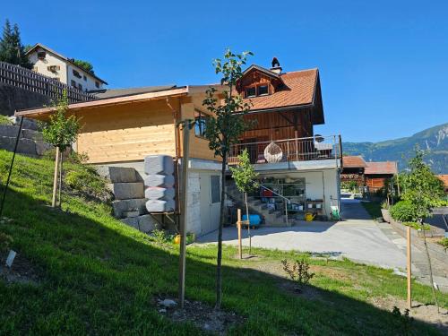 Cazis Apartamento | Försterhaus Dalin Ferienwohnung Schweizer Alpen