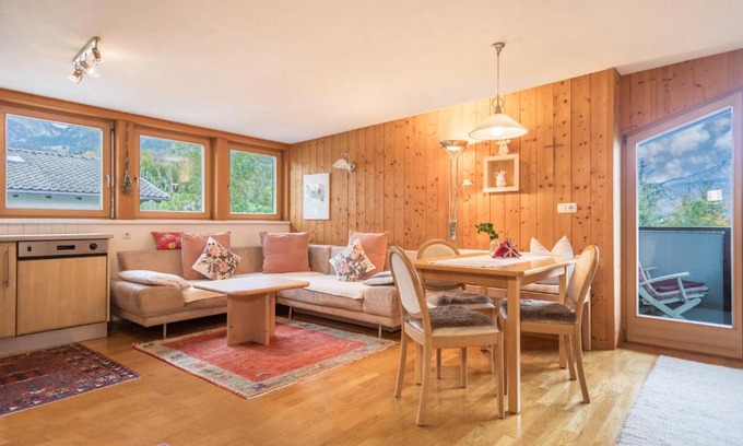 Grossdorf Apartamento | Försterhaus Wohnung Dachgeschoss