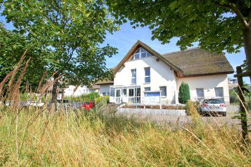 Lobbe Hotel | F-1010 Strandhaus Mönchgut Bed&Breakfast DZ 29 strandnah, inkl Frühstück