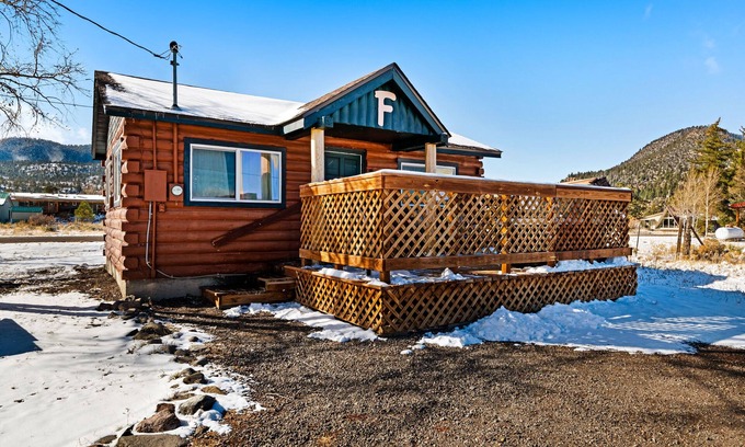 South Fork Cabina | "F" Fox Cabin: Private hot tub! “F”