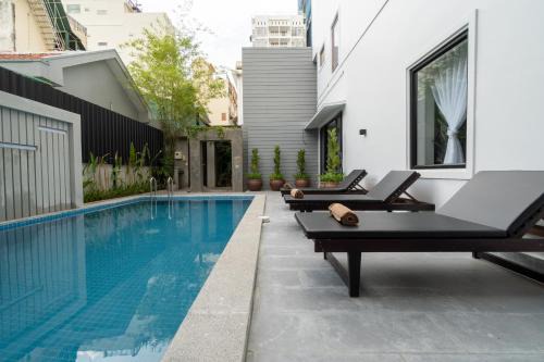 Chamkar Mon Hotel | F L G Hotel