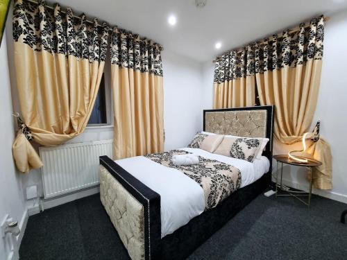 Leeds Apartamento | -F1-GH- Enjoy a wonderful stay in our Cosy Luxurious, Spacious ground floor apartment, Free Parking, Free WiFi