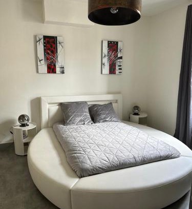Lons-le-Saunier Apartamento | F2 hyper centre ville Lons