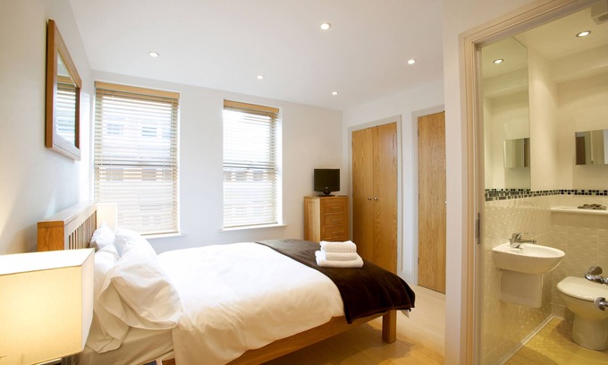 Newbury Apartamento | Fab 2 habitaciones 2 baños apt w / parking Pelican Hse Newbury