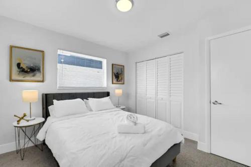 Buena Vista Casa | Fab 4BR Twin Villas Near Design District and Wynwood