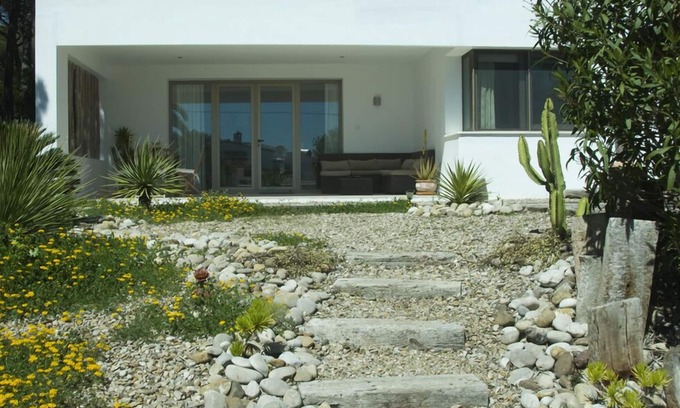 Los Caños de Meca Apartamento | Fabuloso y contemporáneo jardín en el parque natural con vista el mar