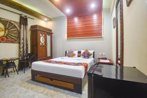 Candolim Hotel | FabExpress Corinthia Boutique Rooms - Nr Candolim Beach