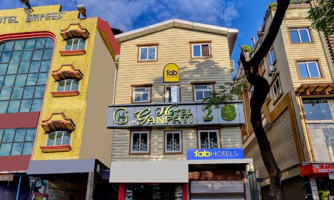 Siliguri Hotel | FabExpress Ganpati 2 - Nr Siliguri Junction