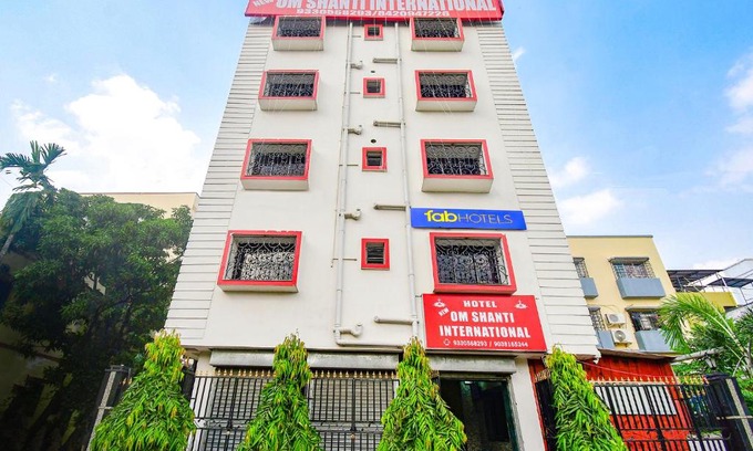 Kolkata Hotel | FabExpress Om Shanti International