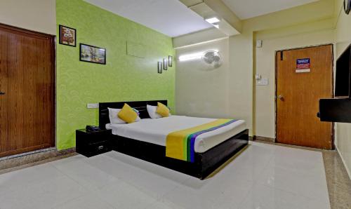 Sadduguntepalya Hotel | FabExpress Palm Emirates