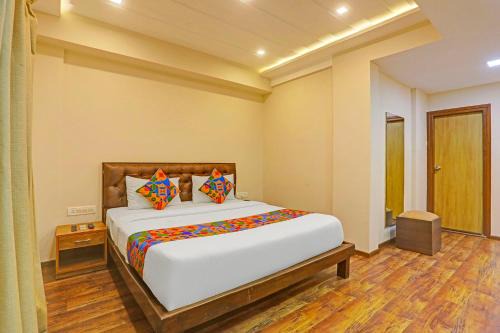 Bengaluru Hotel | FabExpress Pooja