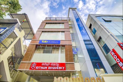 Jayanagar Hotel | FabExpress Rithun Residency - Jayanagar Anjaneyaswamy Temple