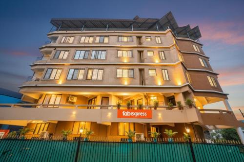 Belapur Hotel | FabExpress Sunset Residency - Nr Apollo Hospitals