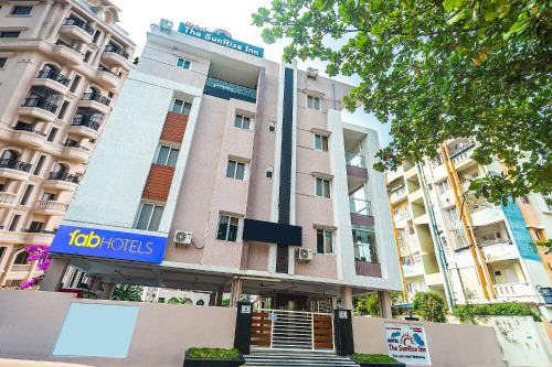 Madhurawada Hotel | FabExpress The Sunrise Inn - Nr Gayatri Vidya Parishad College of Engineering