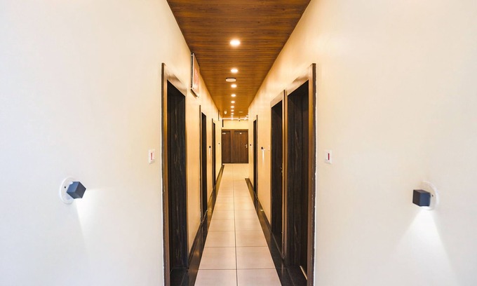 Rau Hotel | Fabhotel Balaji Paradise