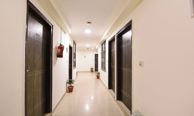 Mayur Vihar Phase 1 Hotel | Fabhotel Blue Stone