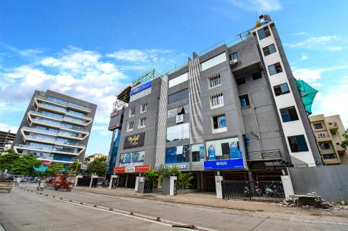 Baner Hotel | FabHotel Gargi Inn - Near Balewadi Stadium