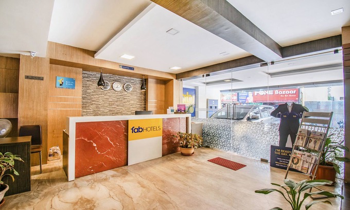 Gandhipuram Hotel | FabHotel Jansi Deluxe