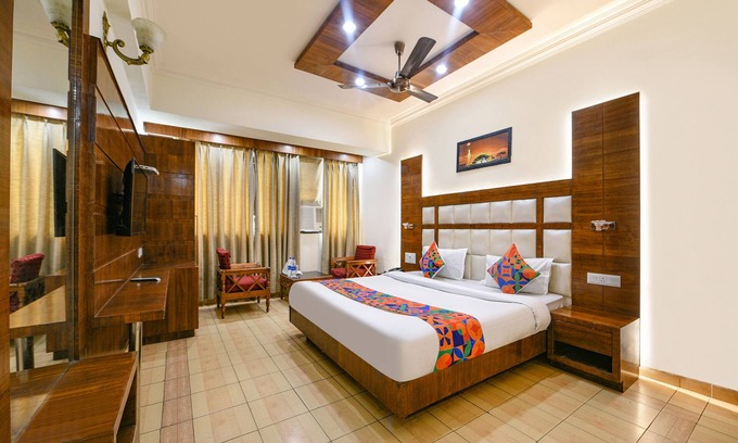Sector 35 Hotel | FabHotel Joy 35