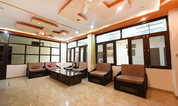 Bullawala Hotel | Fabhotel Kempty Lake Resort