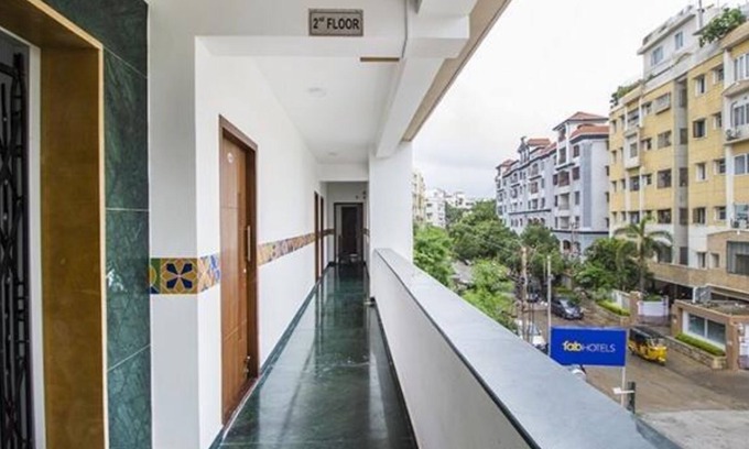 Somajiguda Hotel | FabHotel Limestone Suites
