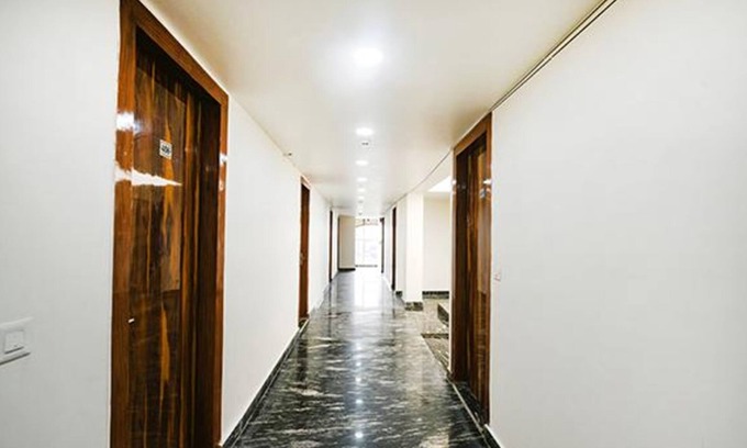 Preet Vihar Hotel | Fabhotel Mona Continental