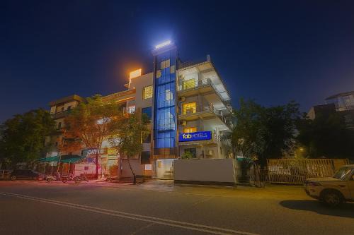 Noida Hotel | FabHotel MVR Stay 116