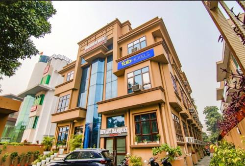 DLF City Hotel | FabHotel Prime The Rivlet - MG Road & Sikanderpur Metro