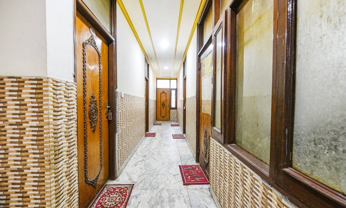 Sector 22 Hotel | Fabhotel Royal Inn