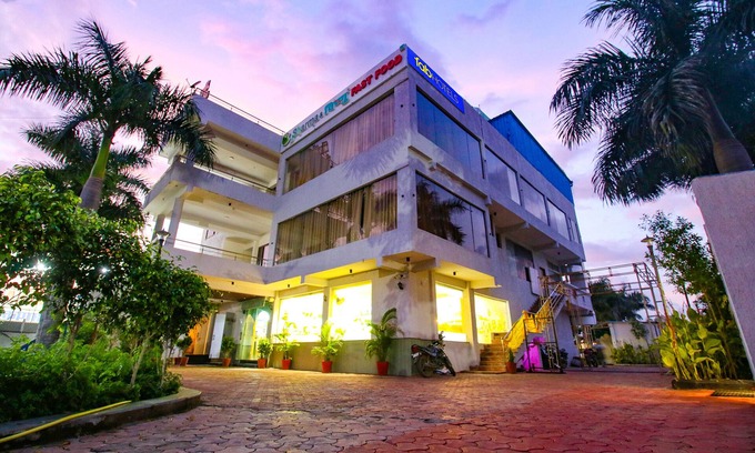 Bhopal Hotel | Fabhotel Sharma & Vishnu Garden